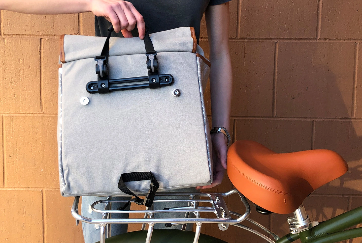 174HUDSON Pannier Tote Çanta: Şık Tasarım, Rahat Kullanım, Her Yere Sizinle Gelen Şıklık!